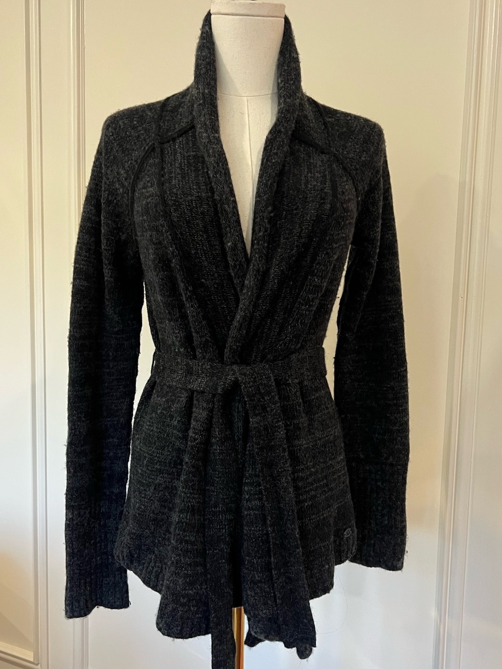 Armani Cozy Black Belted Open-Front Women's Sweater angora fur size S hong kong